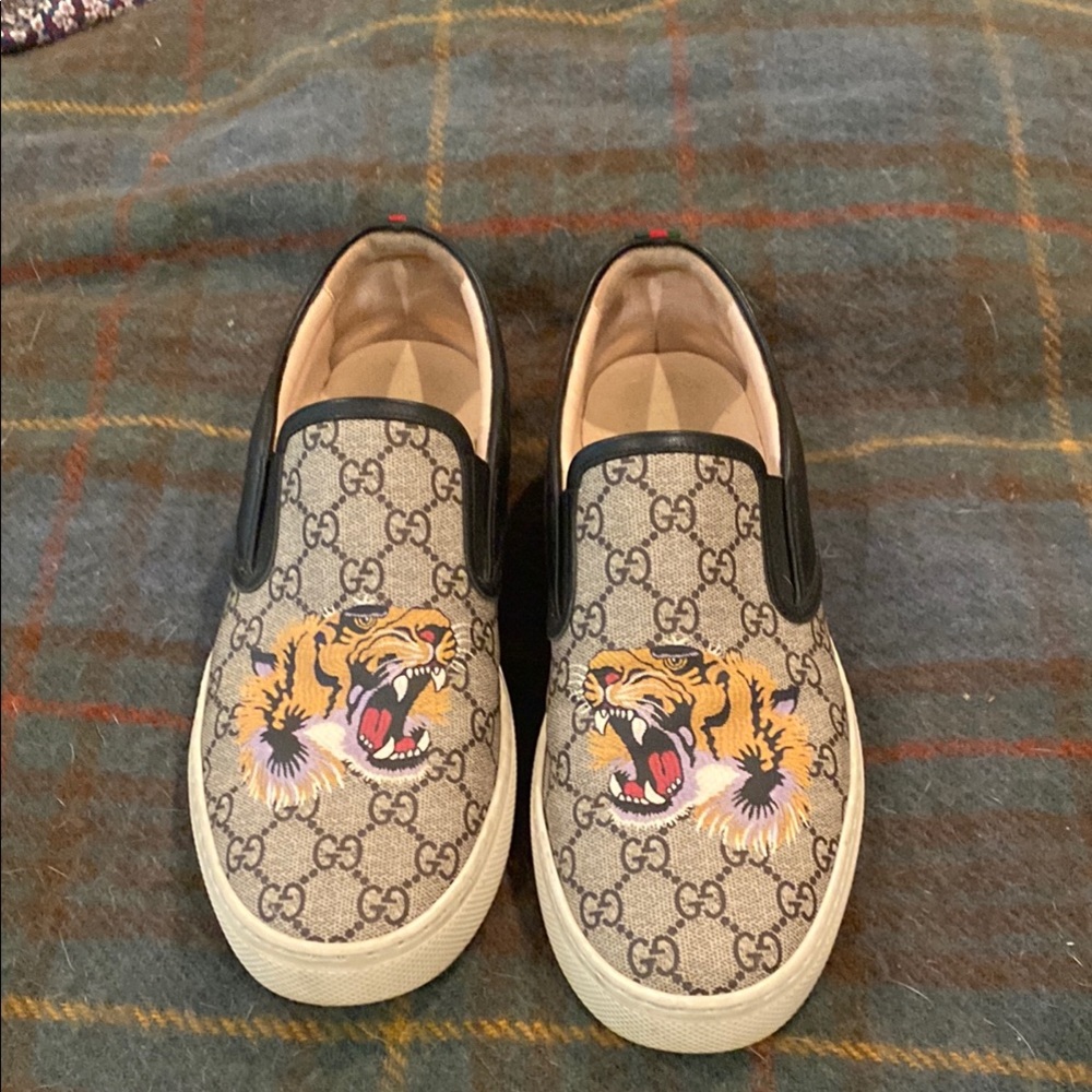 Gucci Cream and Black Monogram Slip-On Loafers